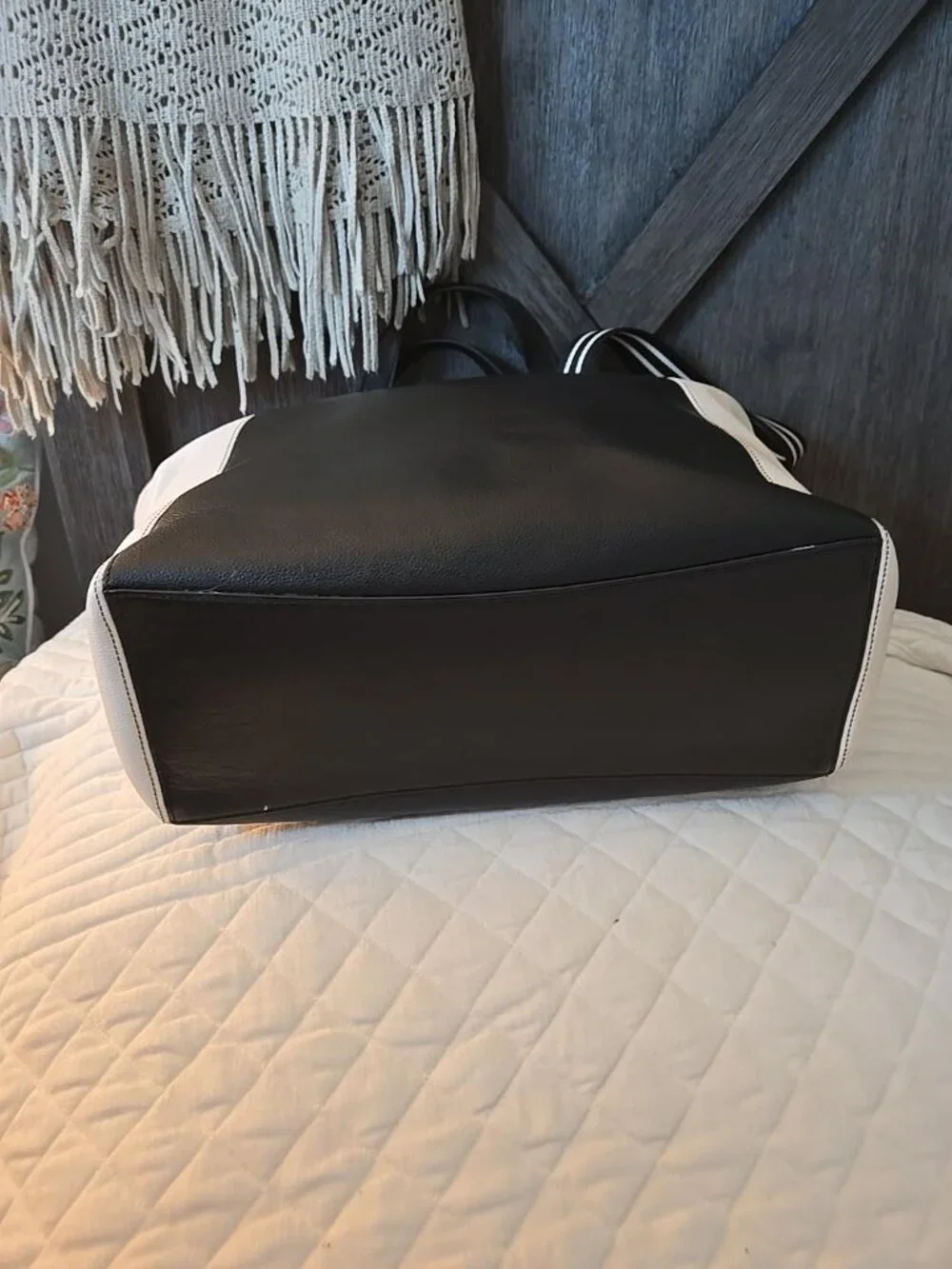 Kate Spade New York Black and White Leather Large Tote Shoulder Bag - Gently Us